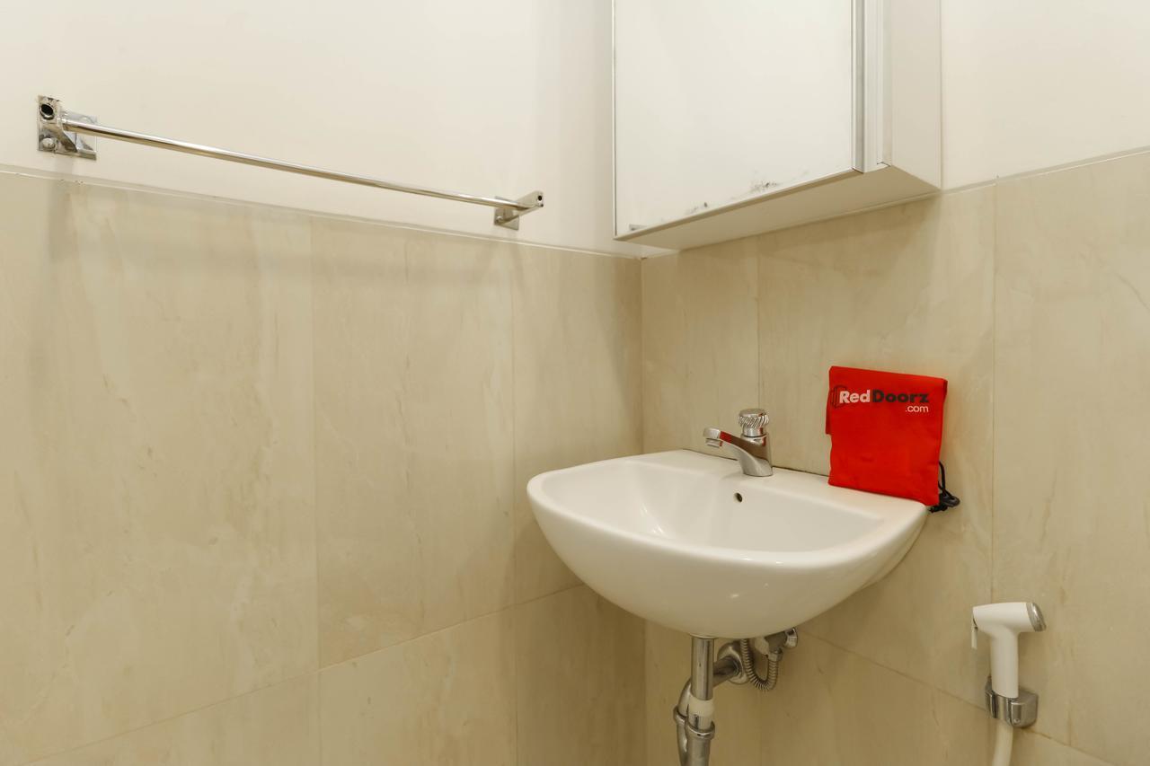 Reddoorz Plus @ Tendean جاكرتا المظهر الخارجي الصورة